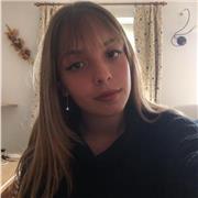 Sono una ragazza diplomatasi al liceo linguistico e posso dare ripetizioni ai bambini delle elementari o ragazzi delle medie